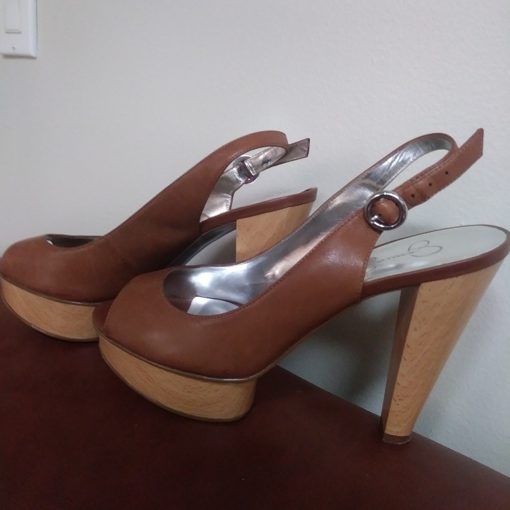 Jessica Simpson "Bonee" Peep-Toe Pump - Size 7.5